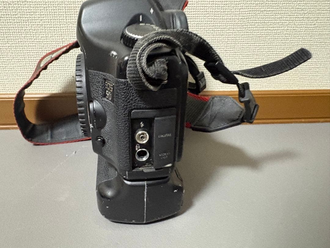 EOS 5D、BG-E4 一眼レフカメラ