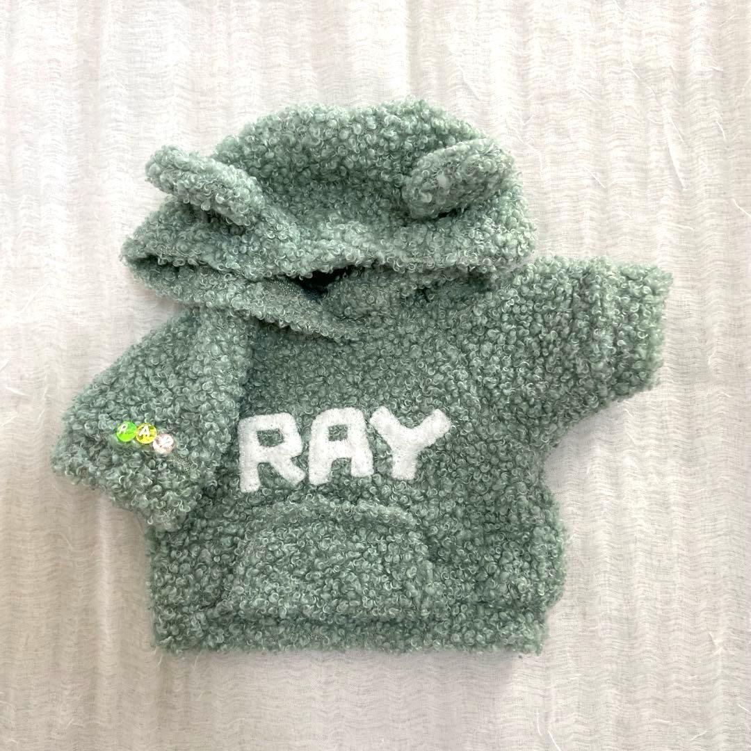 IKEAのクマの着せ替えお洋服　パーカー　デニムパンツ　2段ギャザースカート