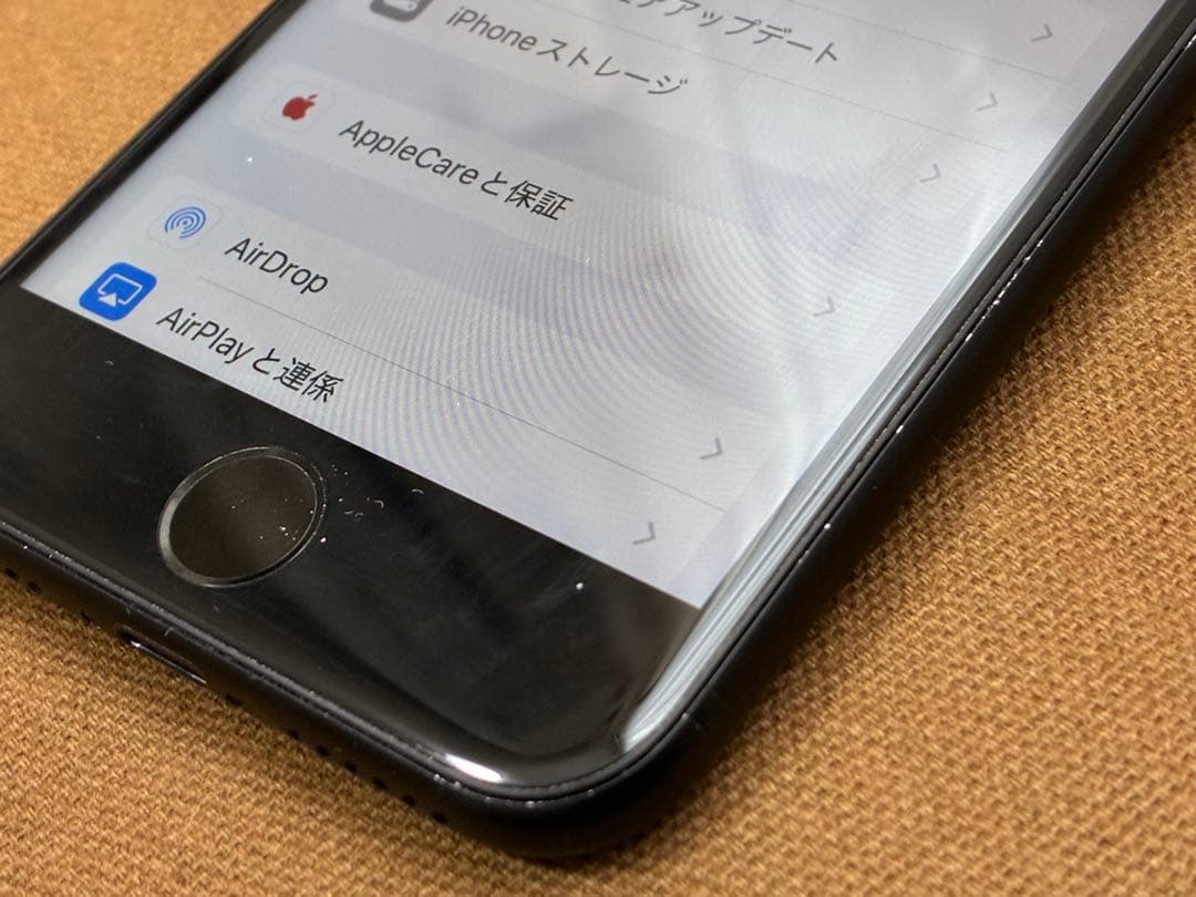 Apple iPhone SE（第二世代) 本体 64GB バッテリー84%