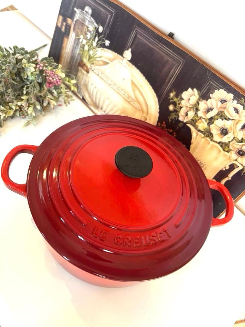 お値下げ！美品　LE CREUSET ココットロンド　チェリーレッド　22センチ