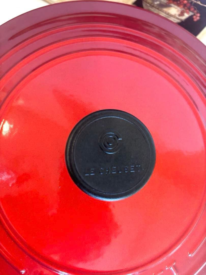 お値下げ！美品　LE CREUSET ココットロンド　チェリーレッド　22センチ
