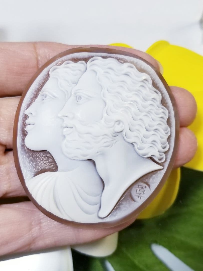 KS-212 【カルロ・パルラーティ作】天然シェルカメオルース