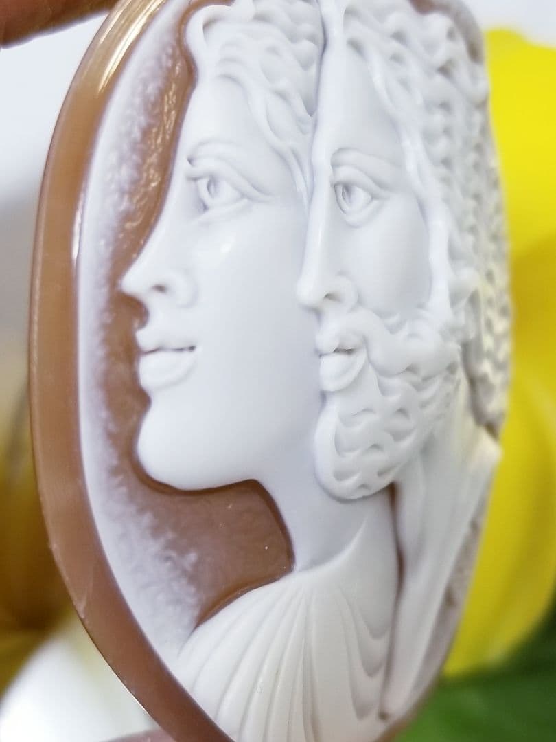 KS-212 【カルロ・パルラーティ作】天然シェルカメオルース