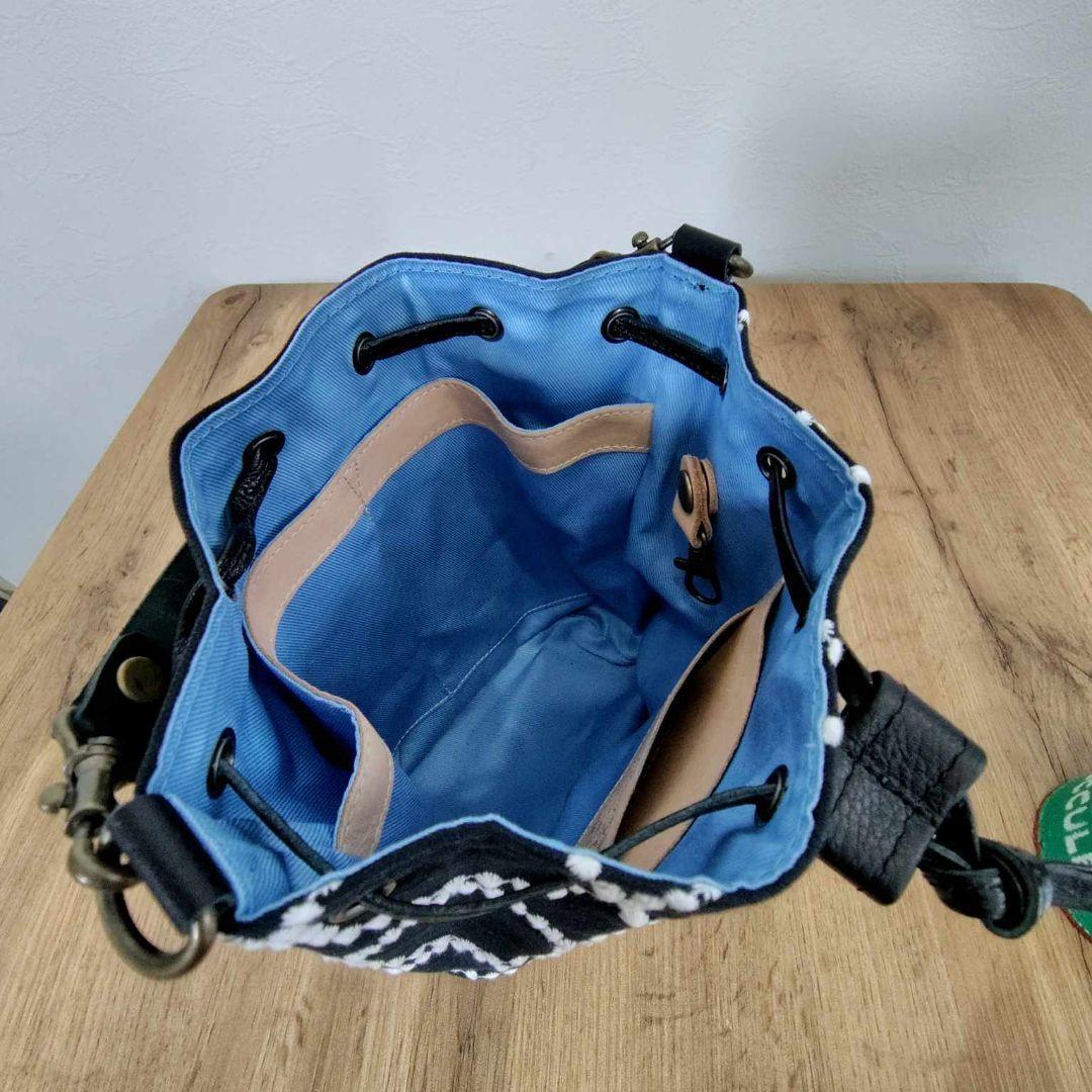 ミナペルホネン/tambourineタンバリンネイビー×白/巾着型ショルダー