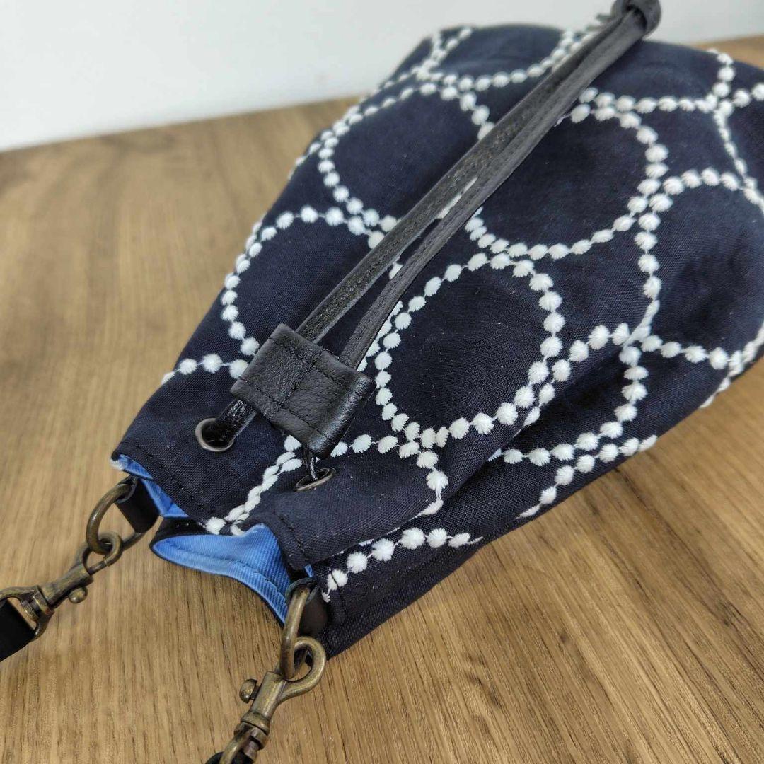 ミナペルホネン/tambourineタンバリンネイビー×白/巾着型ショルダー
