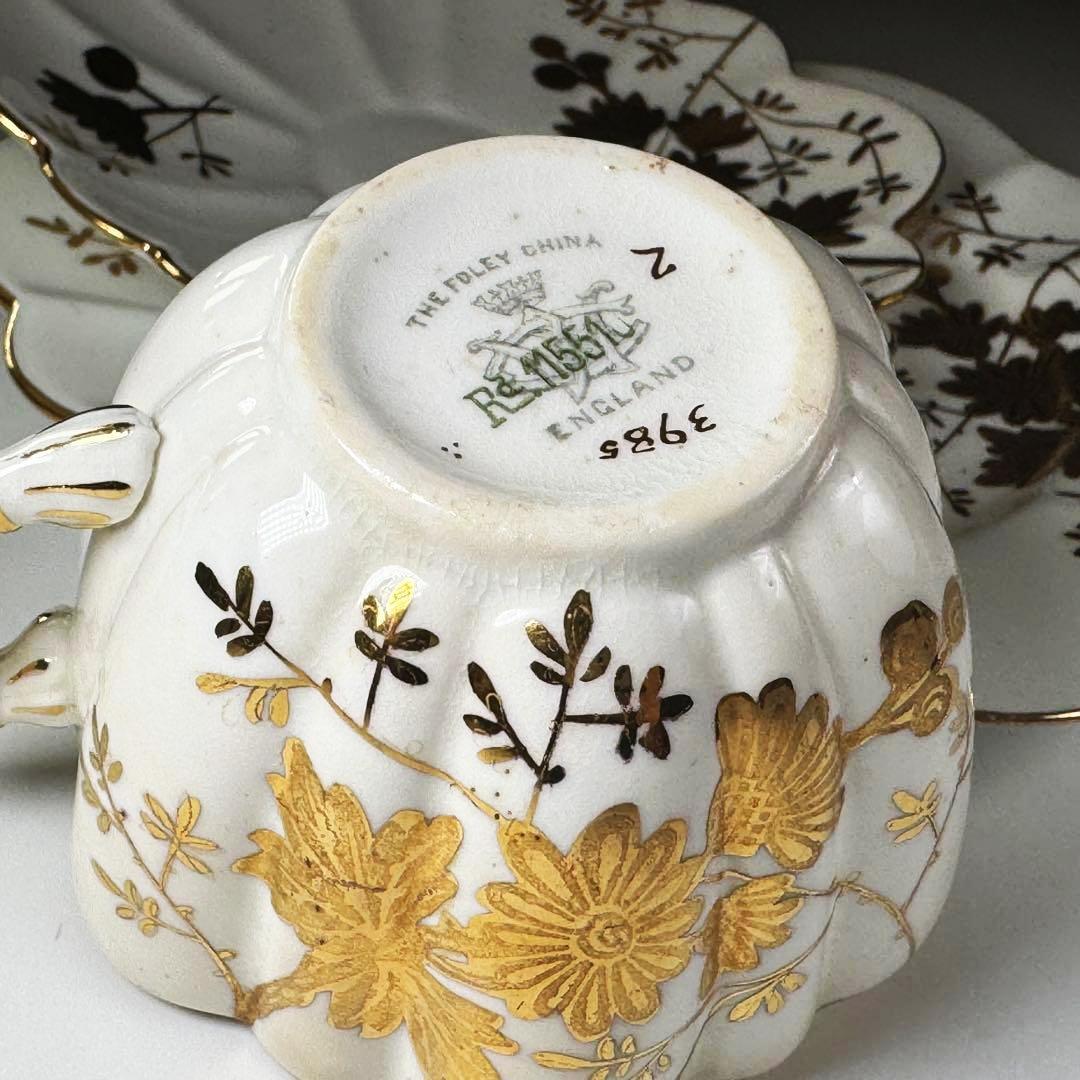 【19世紀】英国 アンティーク フォリー/シェリー 金彩 菊花装飾 トリオ