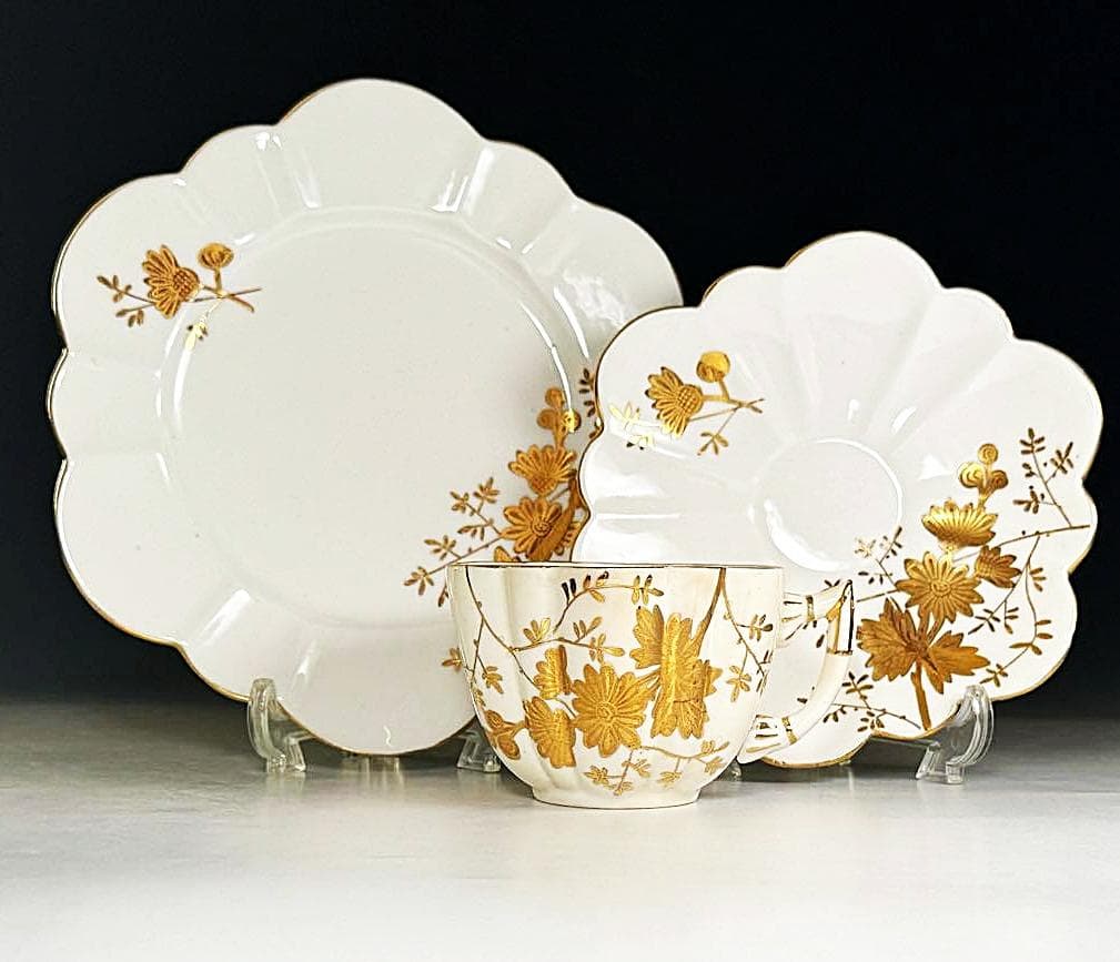 【19世紀】英国 アンティーク フォリー/シェリー 金彩 菊花装飾 トリオ