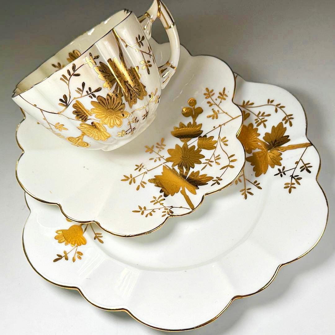 【19世紀】英国 アンティーク フォリー/シェリー 金彩 菊花装飾 トリオ