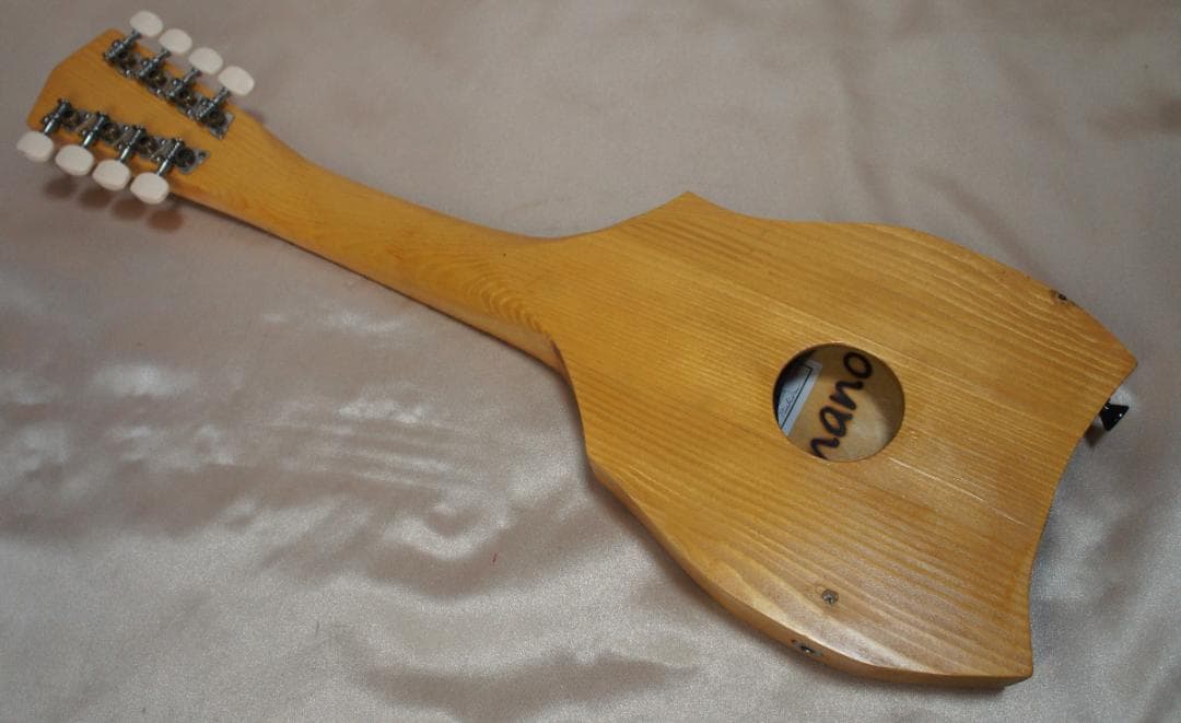 ☆綺麗☆タヒチアンウクレレ☆ピックアップ付☆ウクレレコードで弾けます☆☆