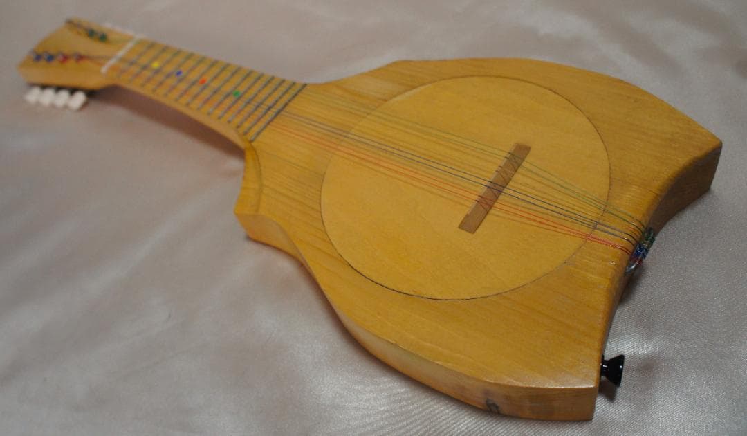 ☆綺麗☆タヒチアンウクレレ☆ピックアップ付☆ウクレレコードで弾けます☆☆