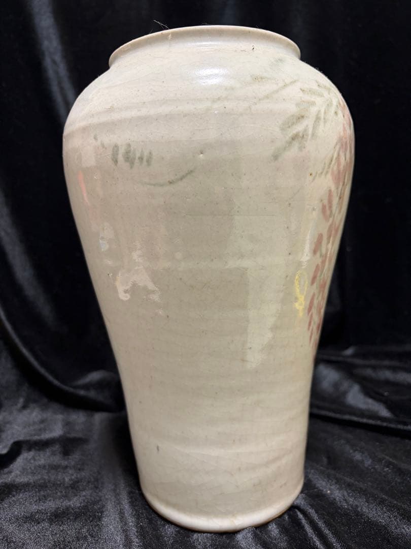 骨董　希少李朝白磁藤の花のような模様が描かれた陶器製の花瓶です文壺現状品のみ