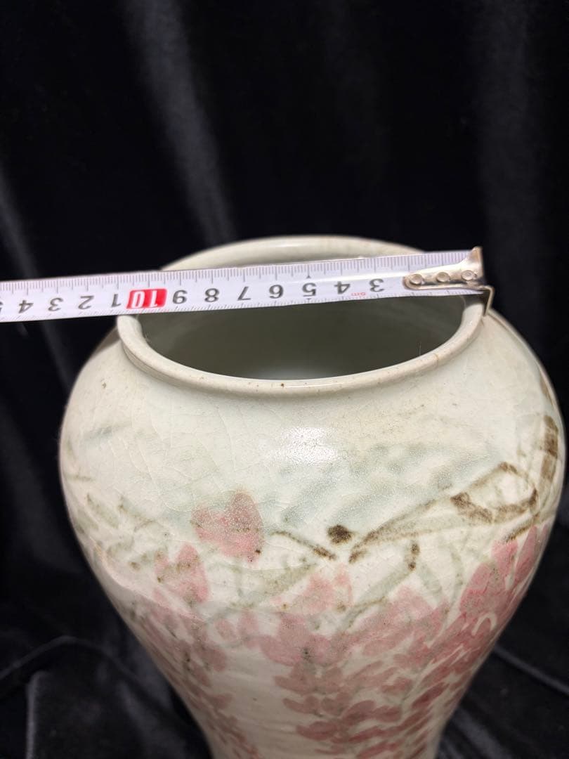 骨董　希少李朝白磁藤の花のような模様が描かれた陶器製の花瓶です文壺現状品のみ