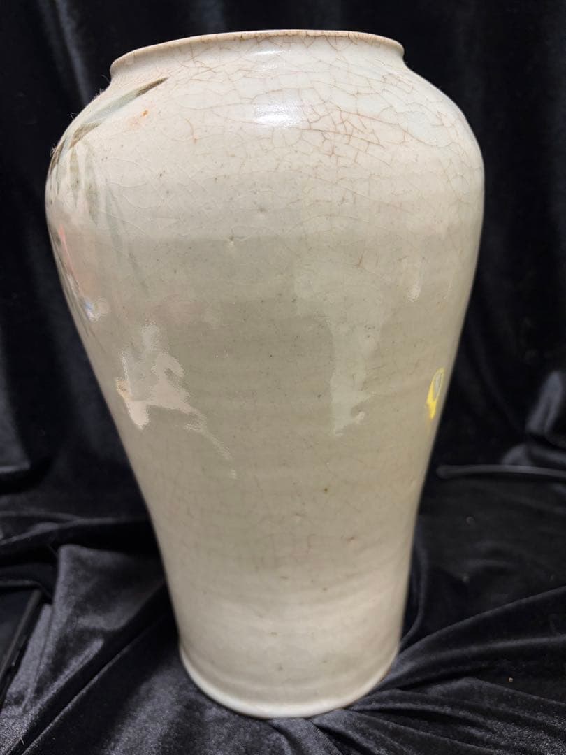 骨董　希少李朝白磁藤の花のような模様が描かれた陶器製の花瓶です文壺現状品のみ