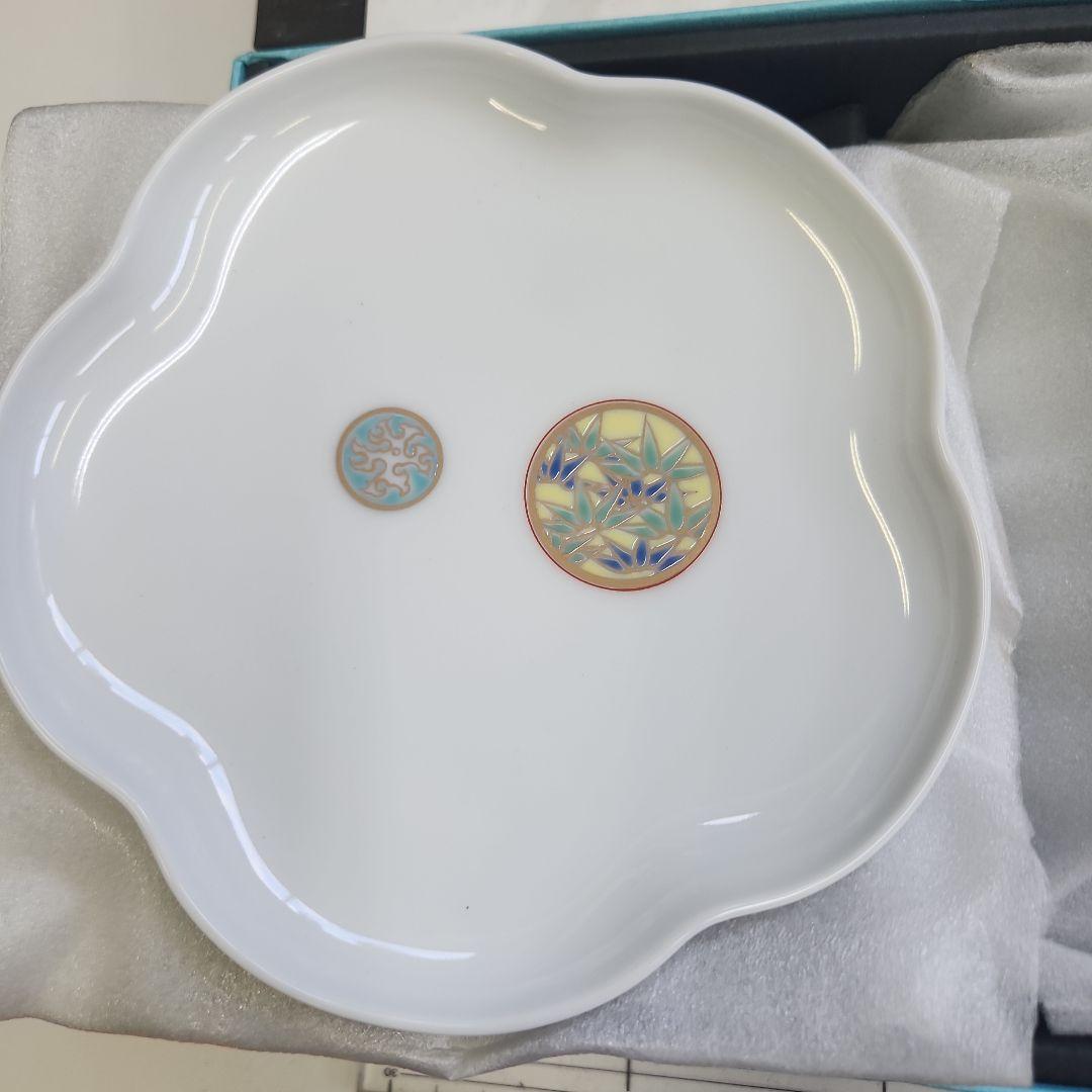 【未使用】深川製磁　寿赤絵　梅型　銘々皿揃　取皿揃　小皿　　トリプレット