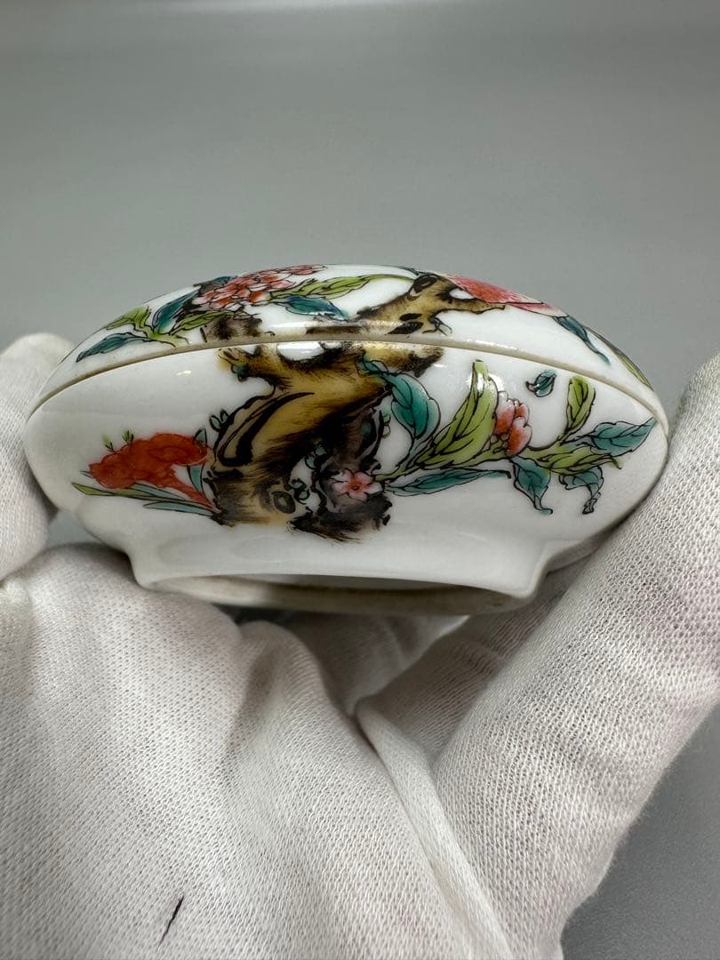 中国 色絵 桃蝙蝠 紋 香合