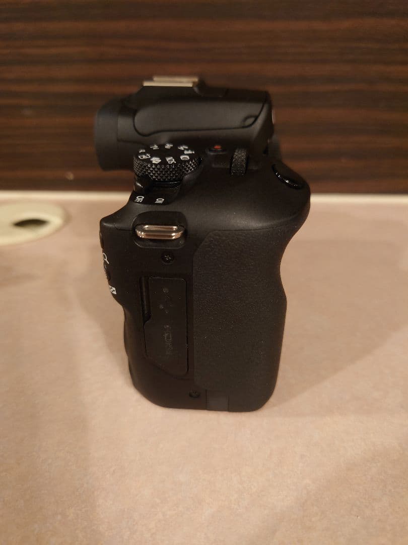 Canon EOS R100 ミラーレス一眼 本体