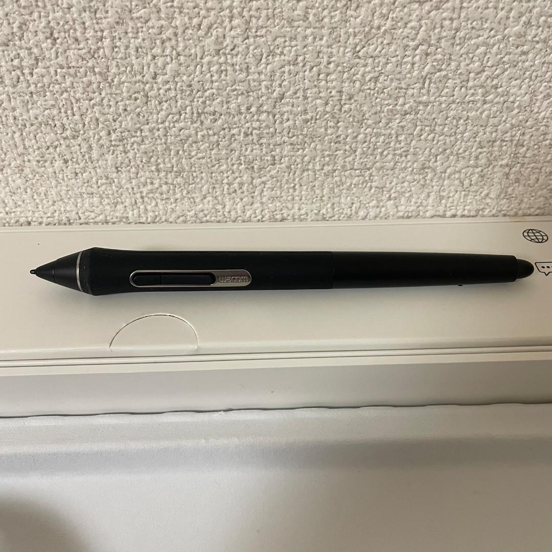 MobileStudio Pro 13 DTHW1321LK0D　スタンド付