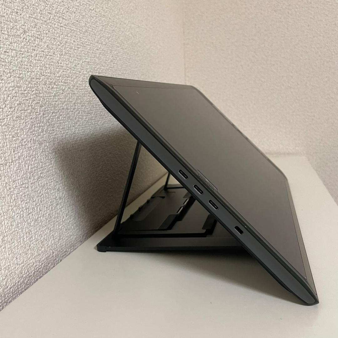 MobileStudio Pro 13 DTHW1321LK0D　スタンド付