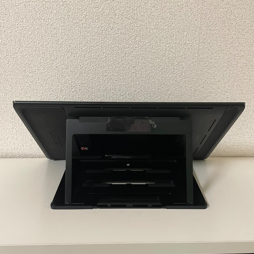 MobileStudio Pro 13 DTHW1321LK0D　スタンド付