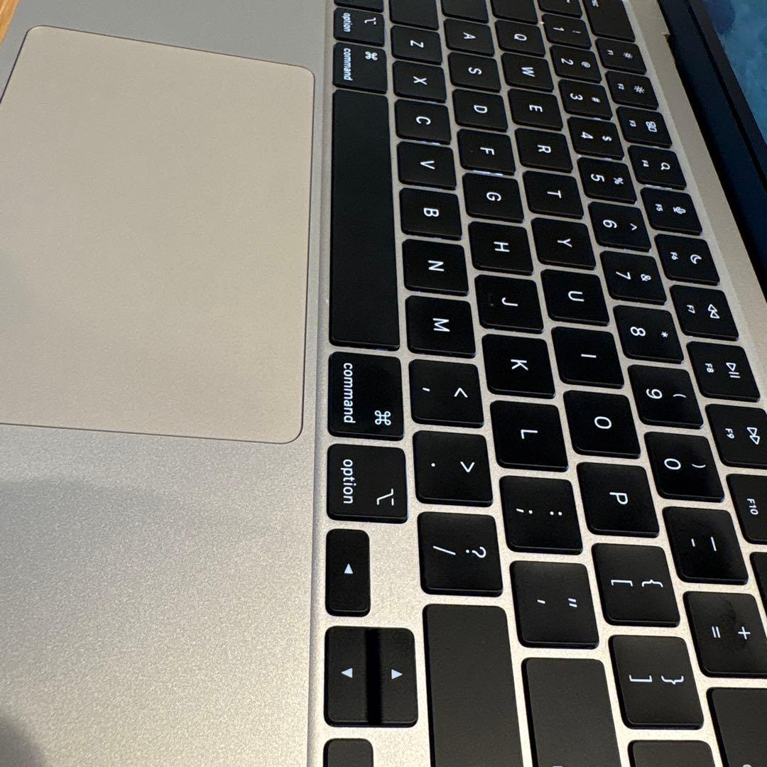 m4 MacBook Air、24GB、スターライト、USキーボード