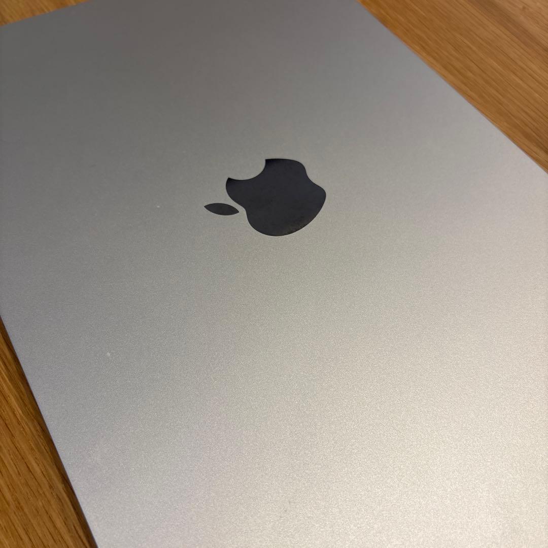 m4 MacBook Air、24GB、スターライト、USキーボード