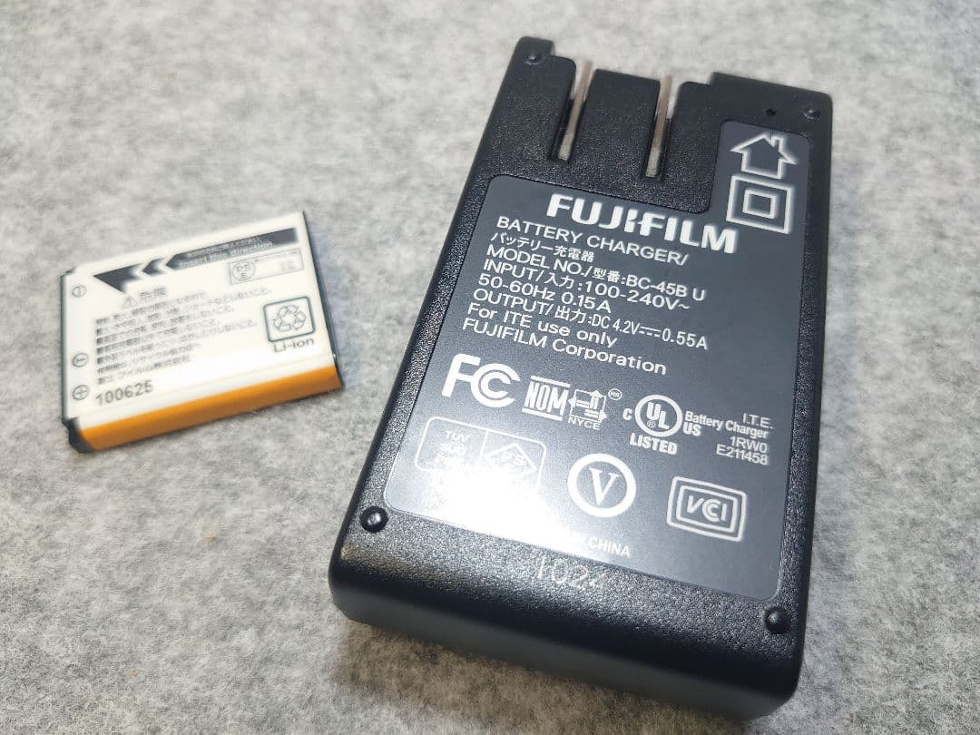 FUJIFILM FINEPIX JV100 コンパクトデジタルカメラ