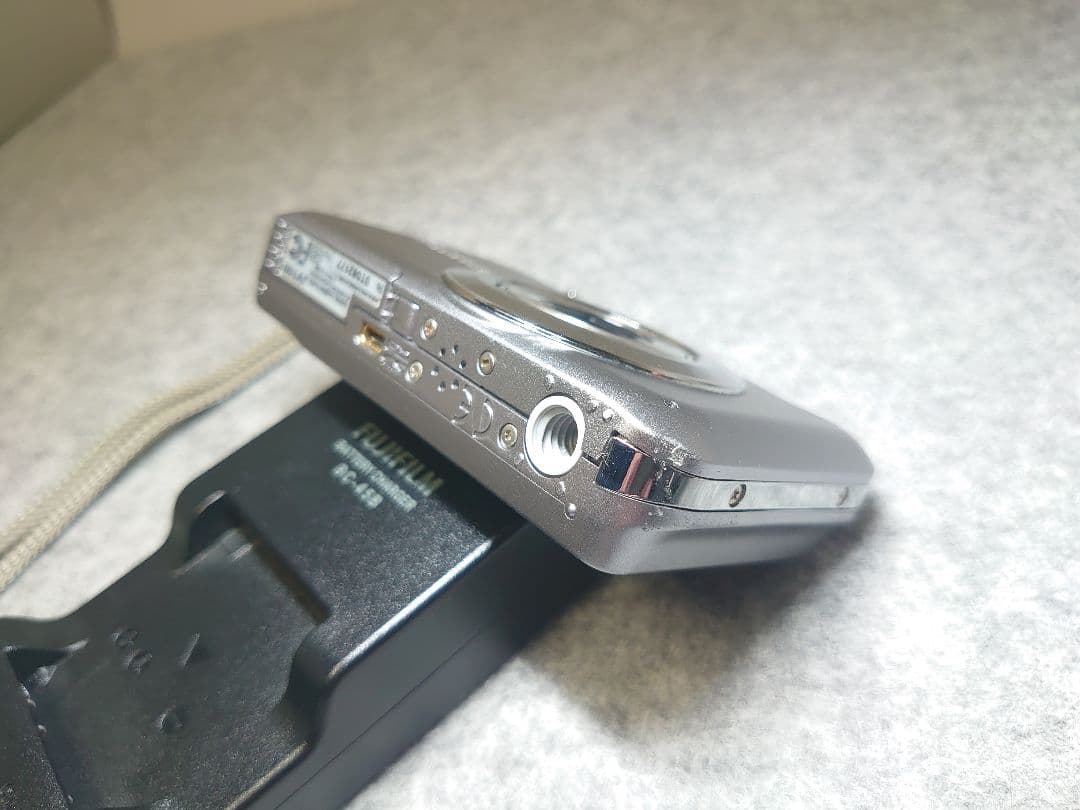 FUJIFILM FINEPIX JV100 コンパクトデジタルカメラ