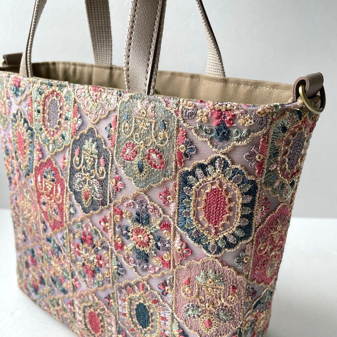オールインド刺繍チュールベージュ系　新Mサイズトートバッグ　ハンドメイド