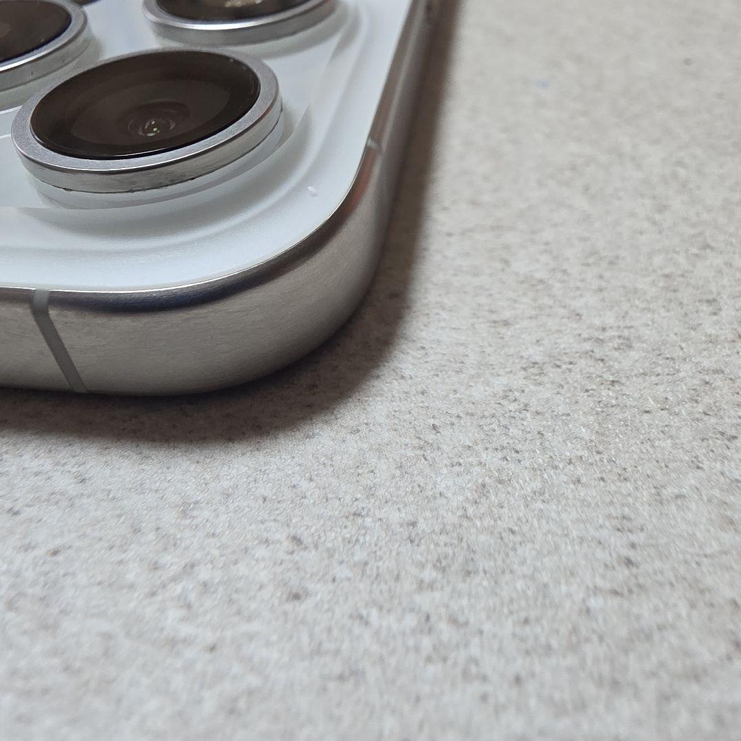 美品iPhone 15 Pro 256GBホワイトチタニウム Apple 携帯