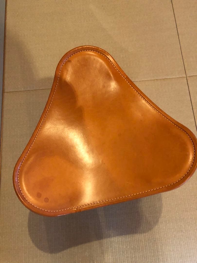 CUERO | FLYING  スツール