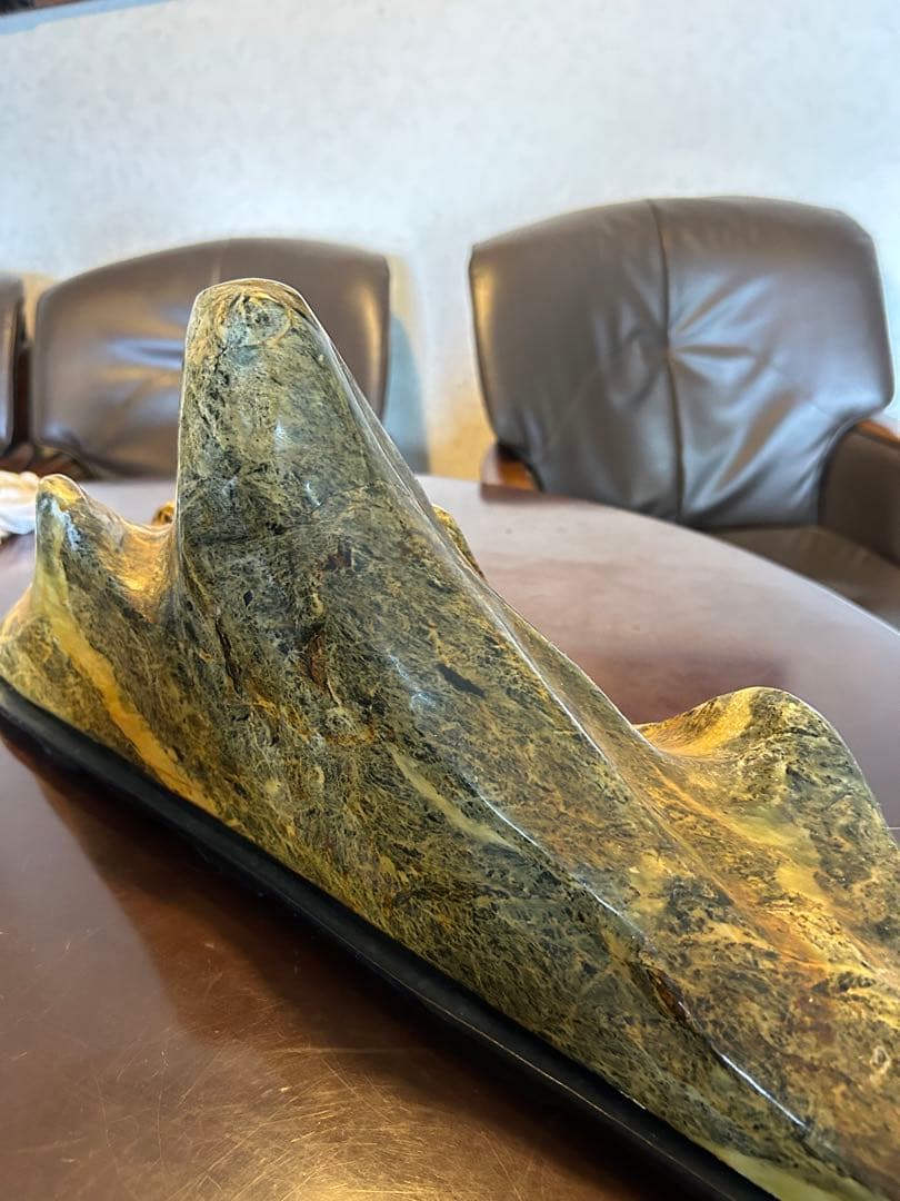 山の形状 自然石(台座付き)