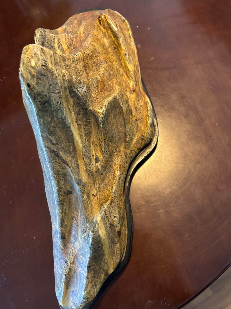 山の形状 自然石(台座付き)