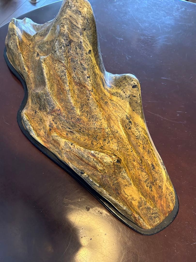 山の形状 自然石(台座付き)