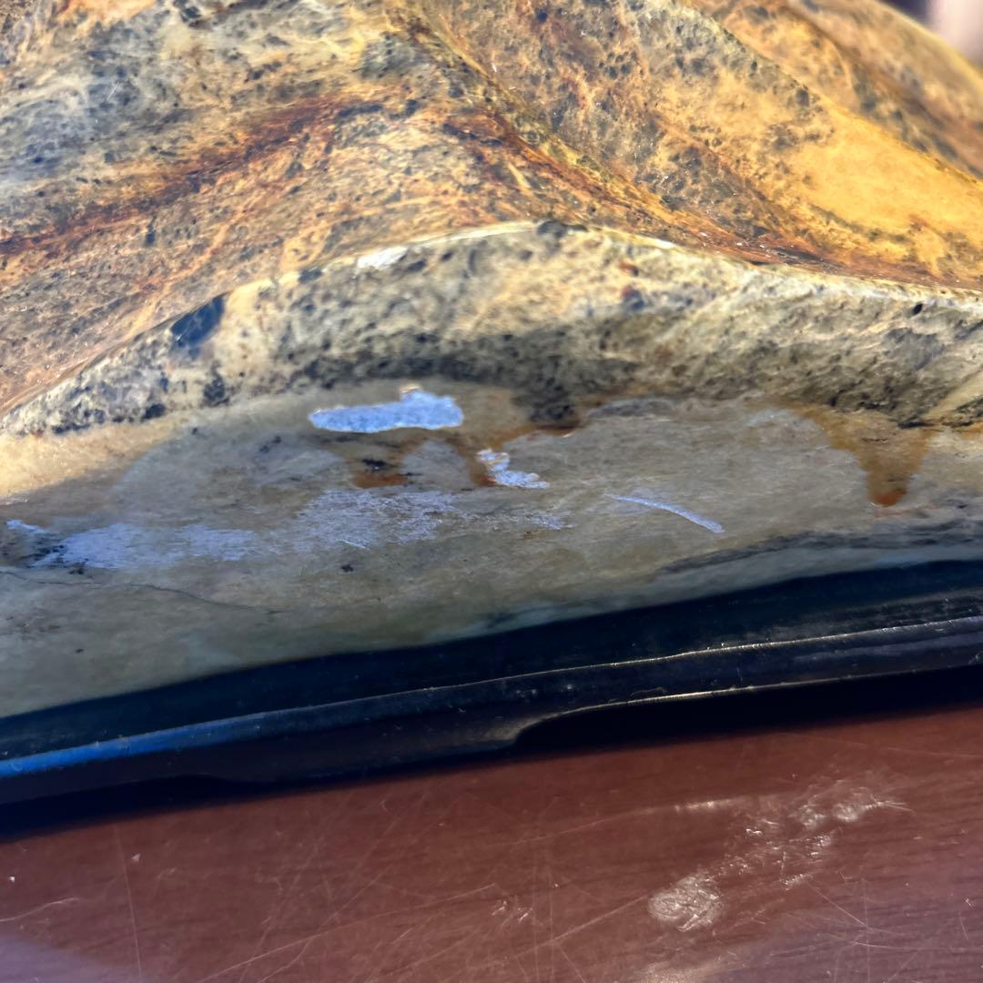 山の形状 自然石(台座付き)