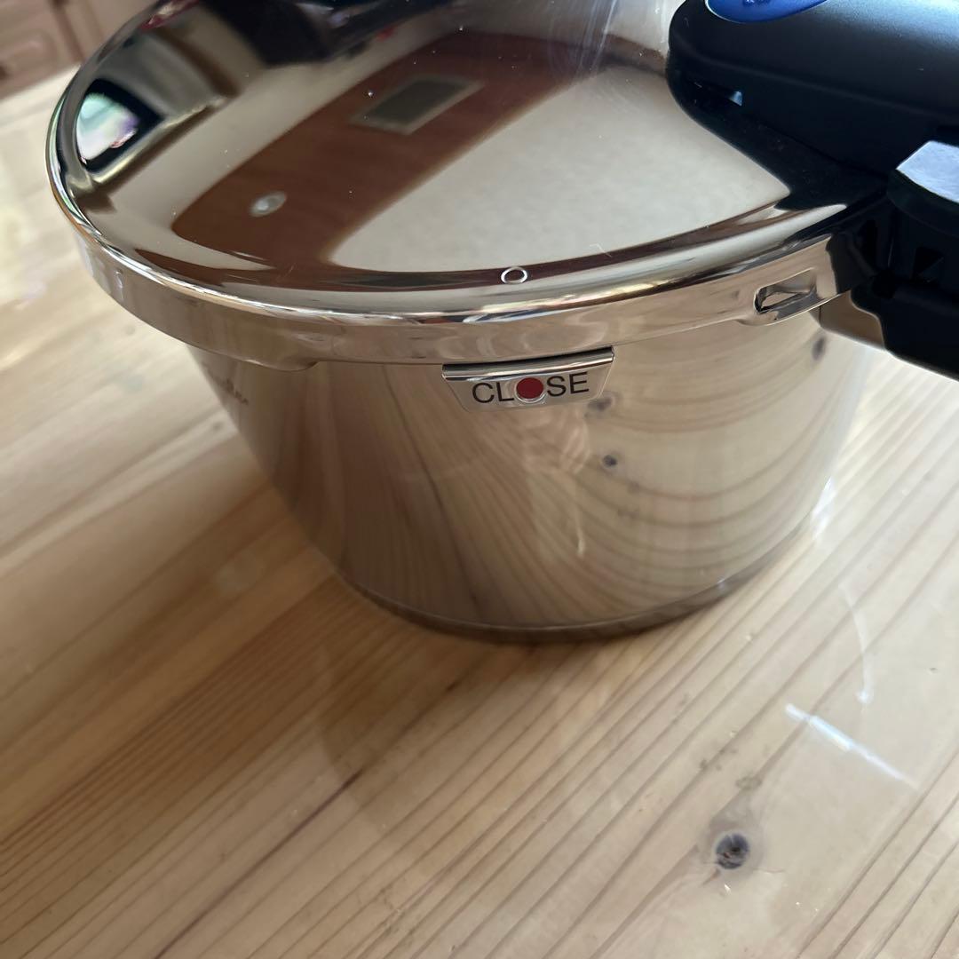 フィスラー圧力鍋　ビタクイック4．５リットル　美品