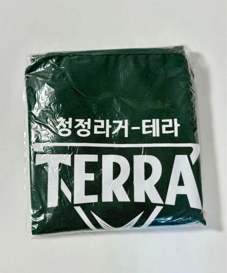 TERRA JINROエプロン コン・ユカエルデザイン