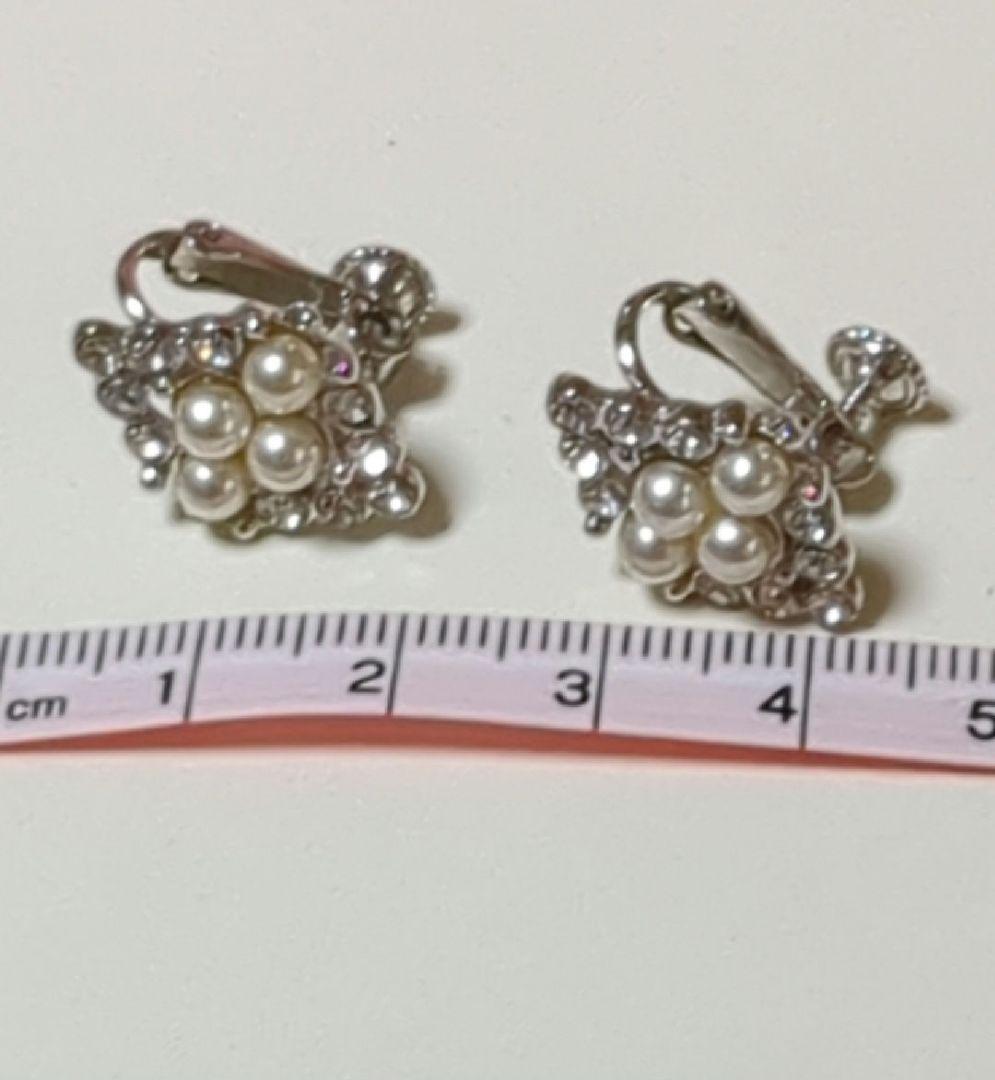 パールとクリスタルのイヤリング