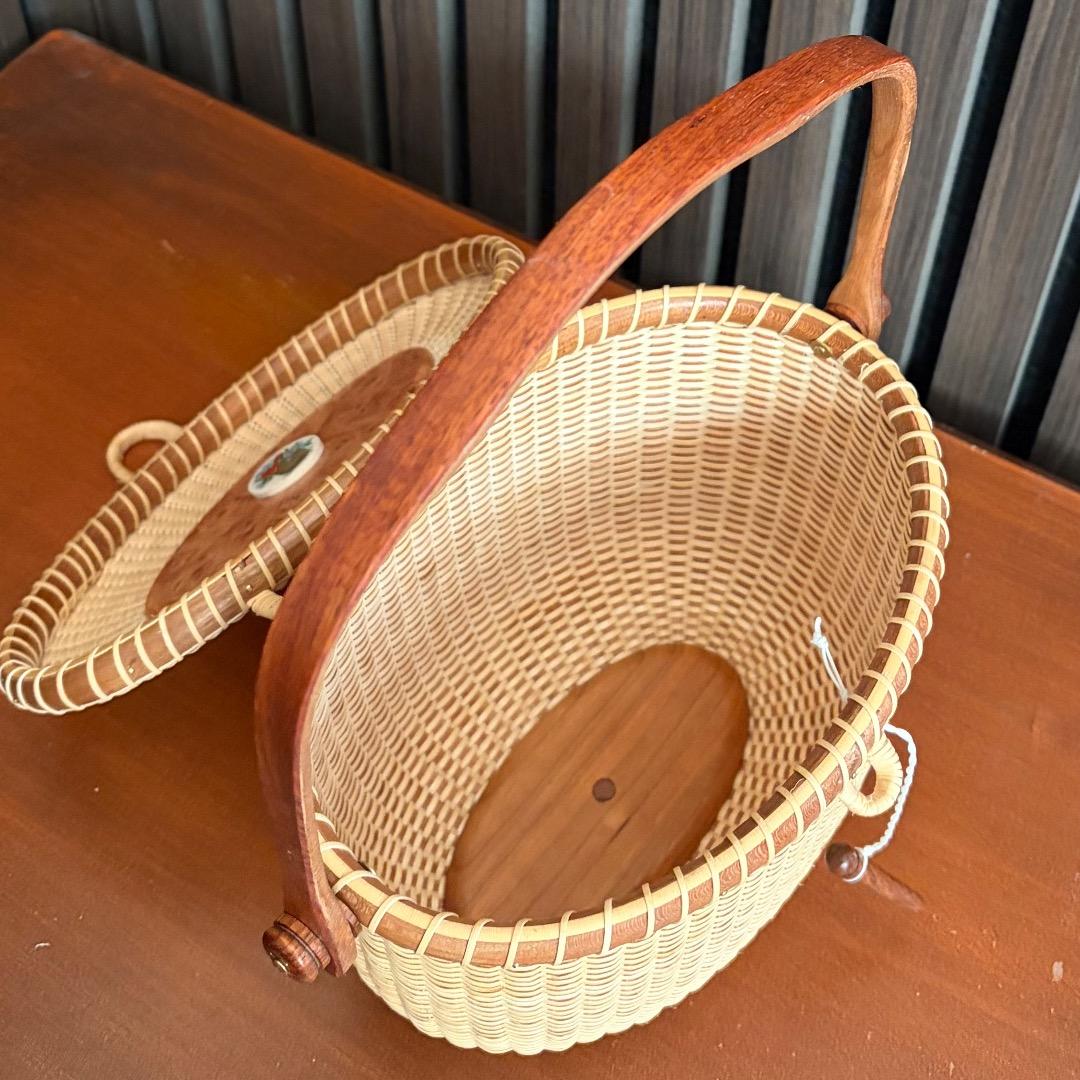 ナンタケットバスケット　７インチオーバルパース　花梨瘤　蓋付きバスケット