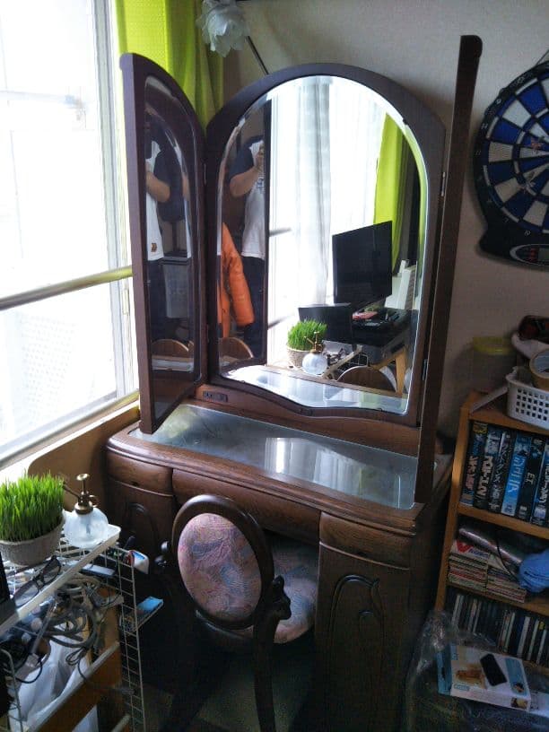 アンティーク3面ドレッサー 上部に鈴蘭形ランプ及びスツール付