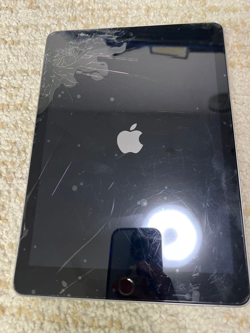 Apple iPad スペースグレー 本体　第６世代　32GB