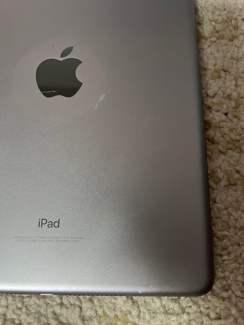 Apple iPad スペースグレー 本体　第６世代　32GB