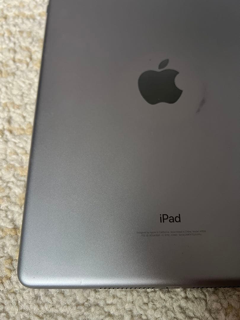 Apple iPad スペースグレー 本体　第６世代　32GB