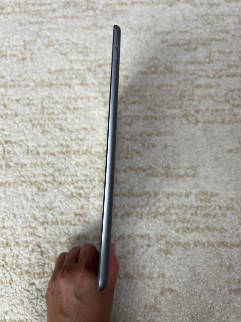 Apple iPad スペースグレー 本体　第６世代　32GB