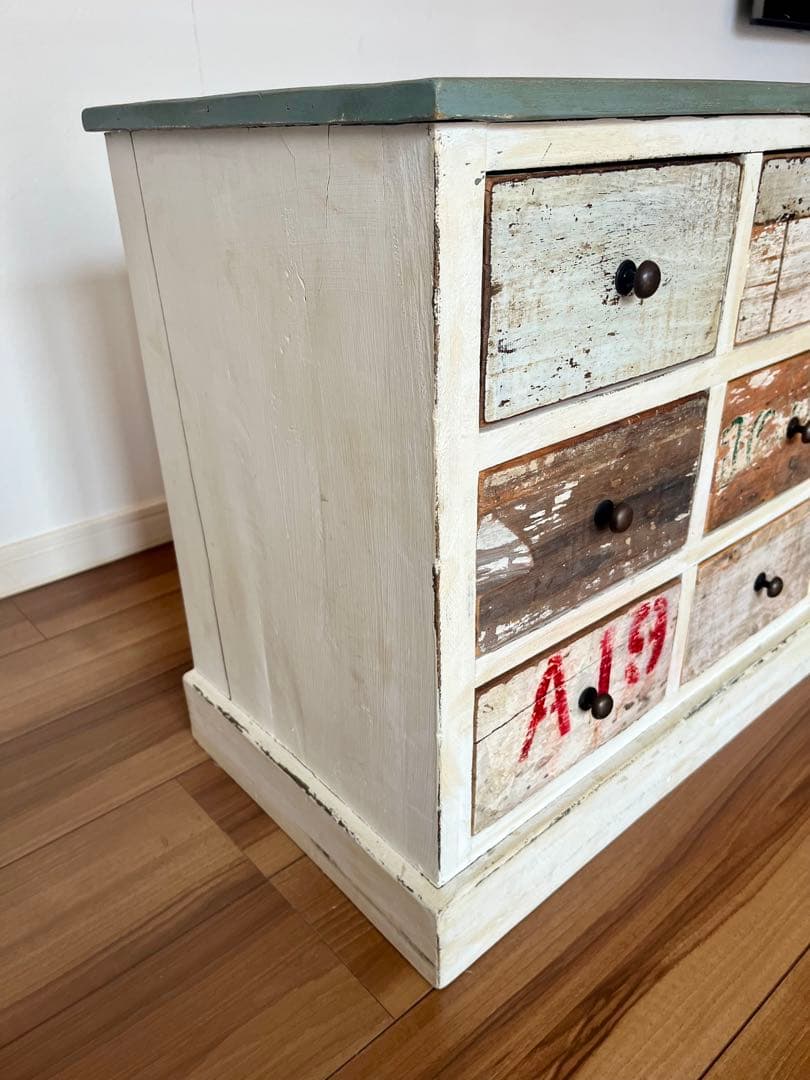 ヴィンテージ風チェスト（引き出し9杯）