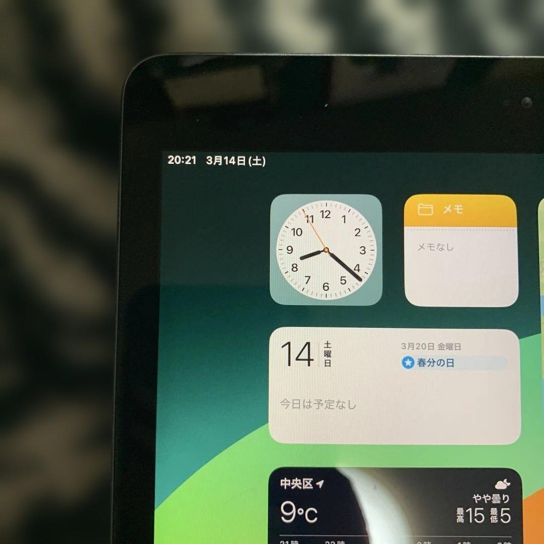 Apple iPad 第７世代 スペースグレー 本体 カバー付