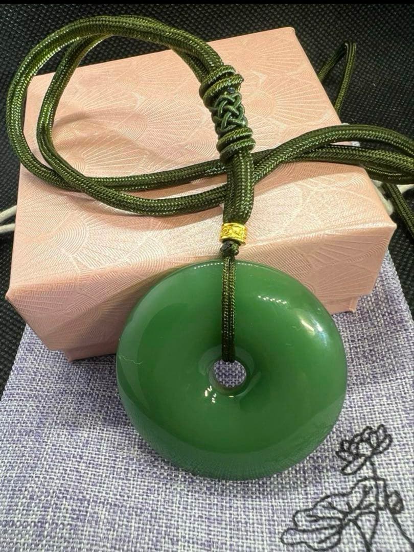 天然和田玉碧玉翡翠アップルグリーン平安ボタンのネックレスAB1063