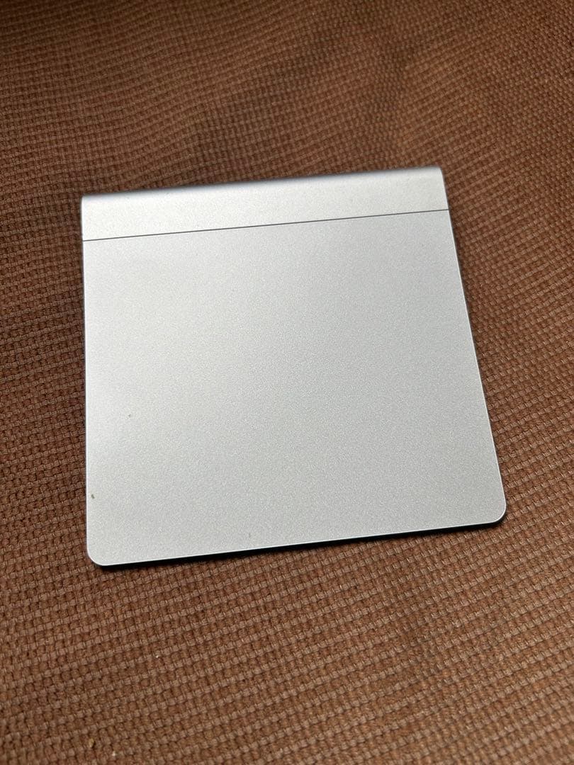 Apple iMac 21.5 8G 1T Magic track pad付き！