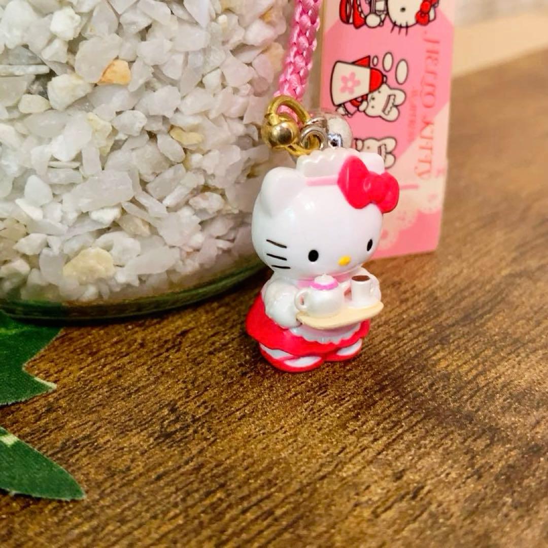 普*9様 【訳あり】ご当地キティ レストラン限定 ウェイトレスバージョン 根付け