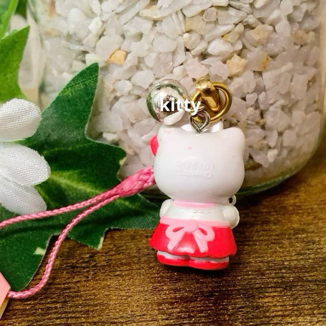 普*9様 【訳あり】ご当地キティ レストラン限定 ウェイトレスバージョン 根付け