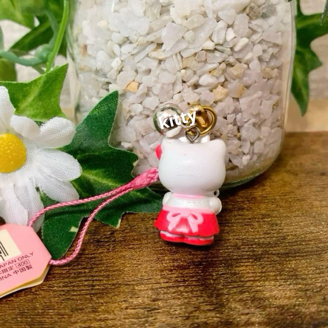 普*9様 【訳あり】ご当地キティ レストラン限定 ウェイトレスバージョン 根付け